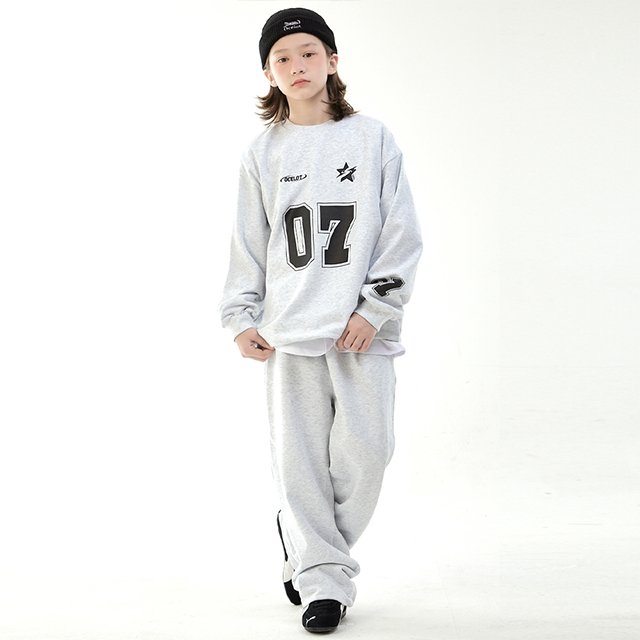 오실롯주니어 D32 플레이 맨투맨 + 일자팬츠 세트 53,640원