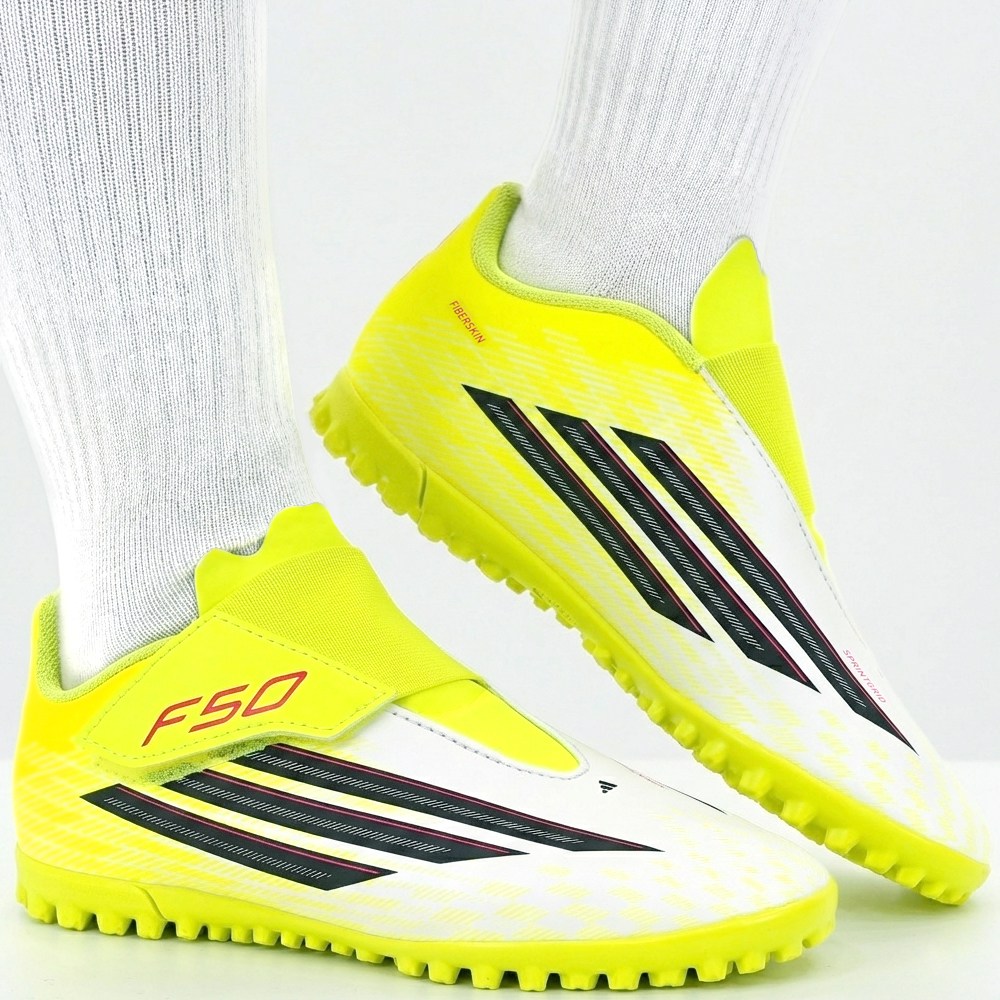 아디다스 주니어 축구화 신발끈 없는 키즈 풋살화 인조잔디용 풋볼슈즈 어린이 축구신발 벨크로 스트랩 찍찍이 터프화 51,000원