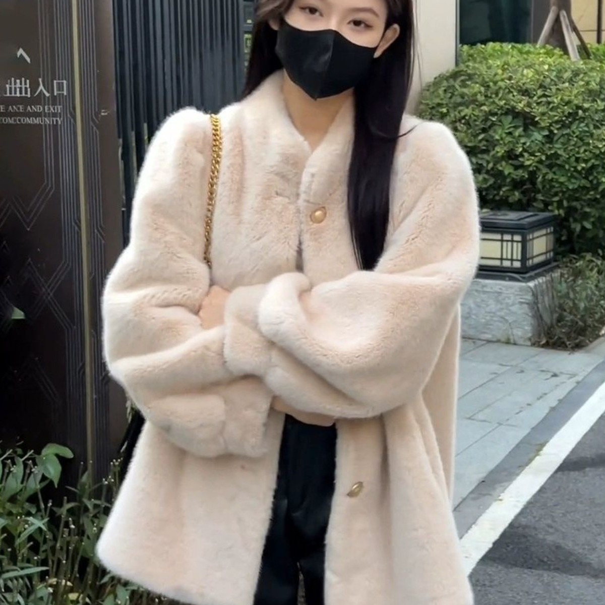 Seofst 여성 겨울 밍크퍼 두꺼운 미들 롱 코트 30,540원