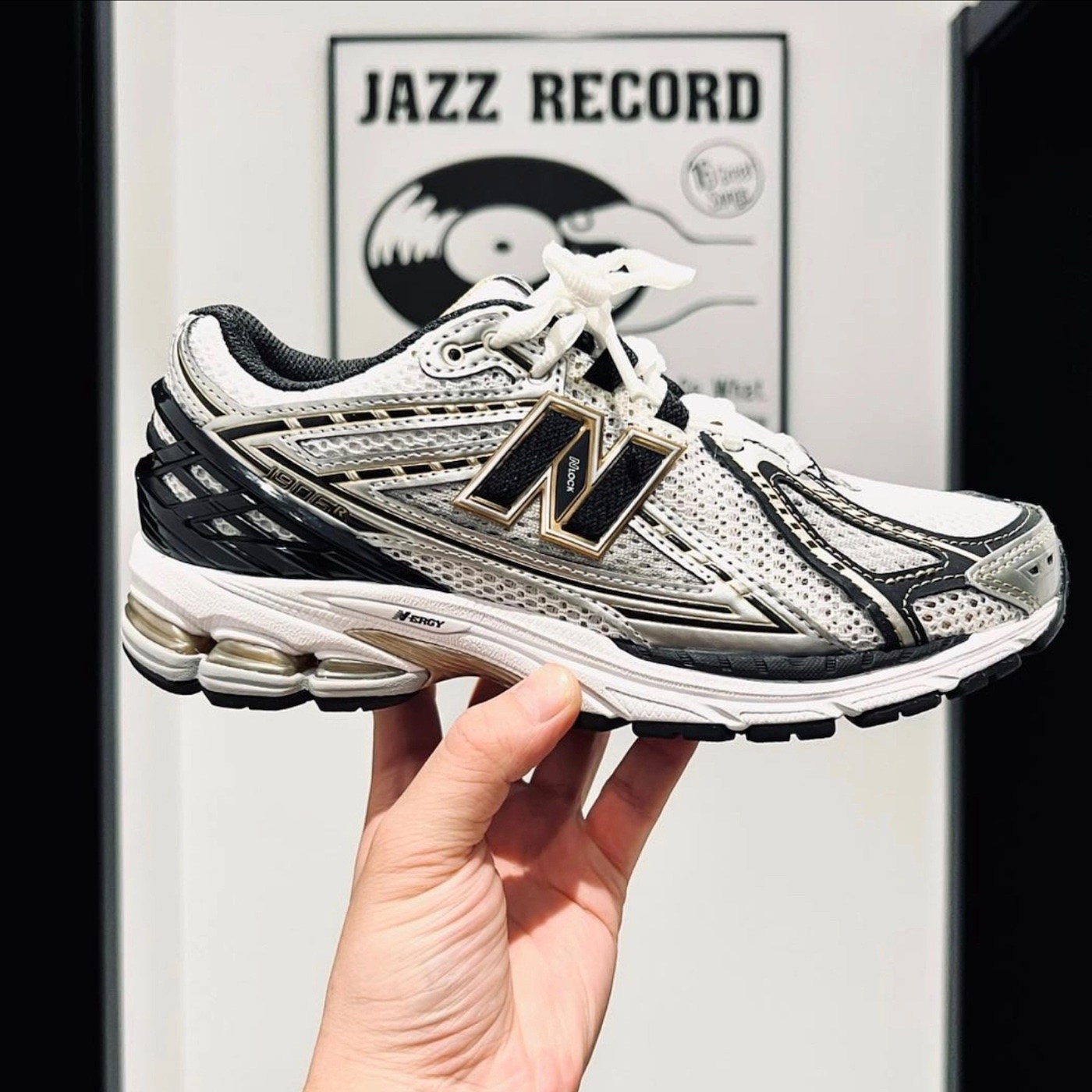 뉴발란스 GS 1906 화이트 메탈릭 골드 GC1906RA 168,000원