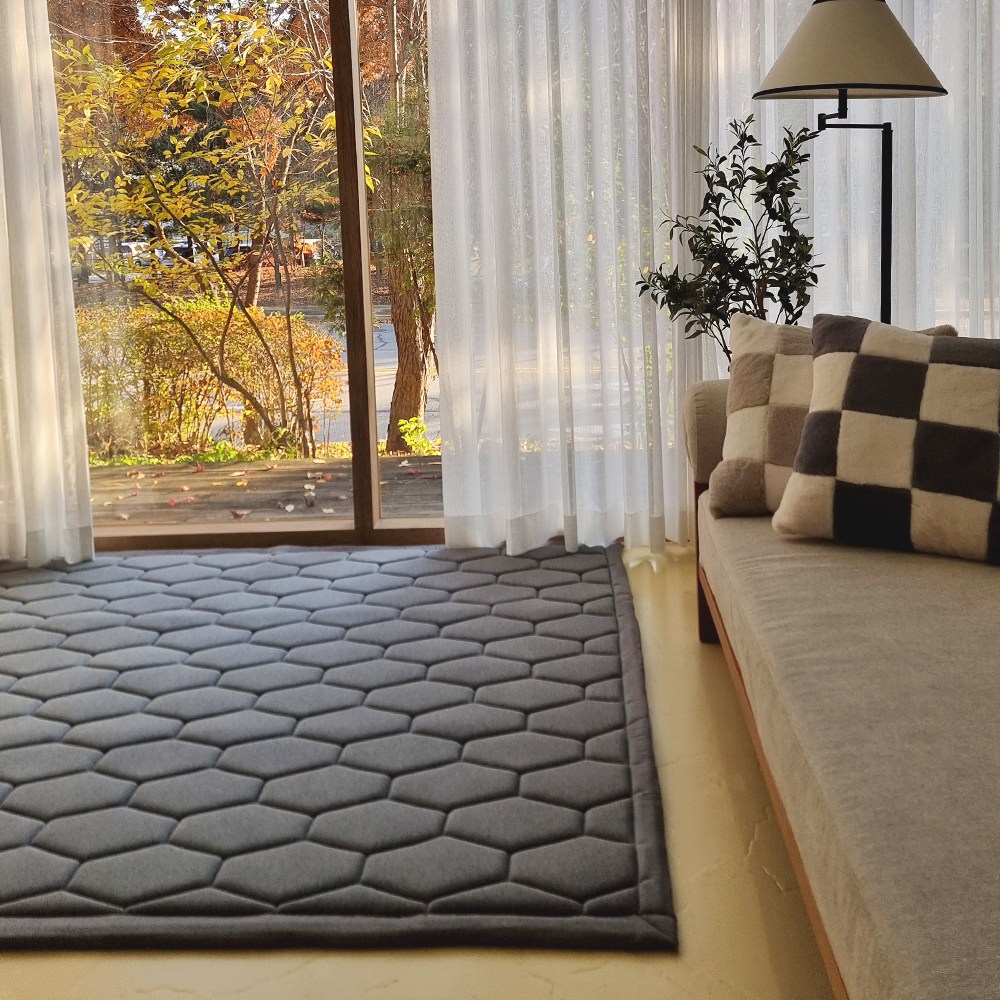 폼폼팩토리 워셔블 면스판 쿠션카펫 거실 바닥매트 패드 돌침대용 보료 요토퍼 미끄럼방지 사계절 카페트 요 러그, 차콜 118,000원