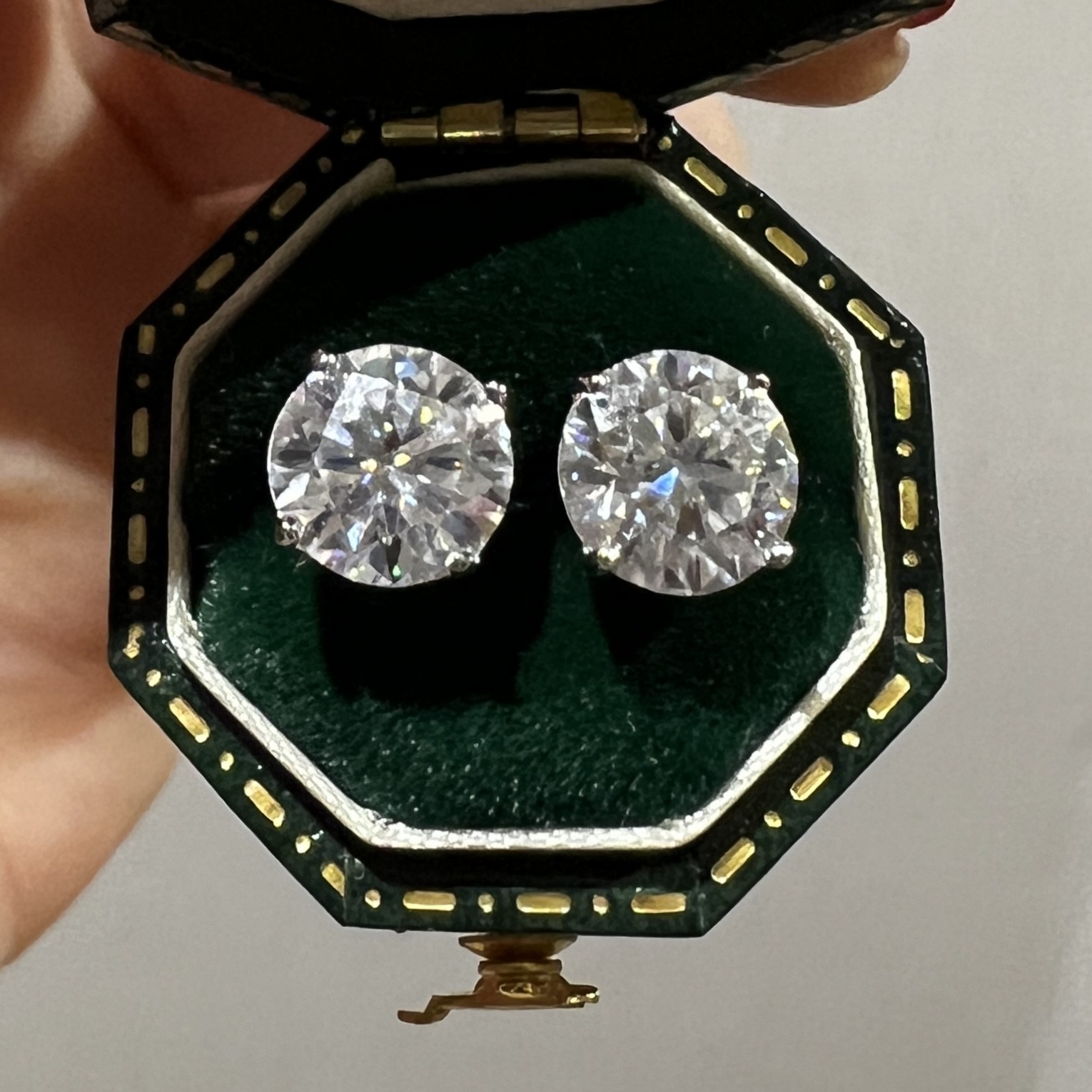 [GRA인증서 동봉] 모이사나이트 2ct 4프롱 스터드 이어링 Silver 925 198,000원