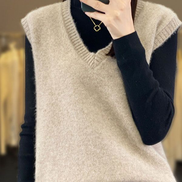 에리페 여성용 루덴 V넥 니트 베스트 24,800원