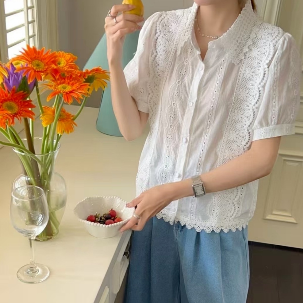 와이와이(YY) 레이스 카라 반소매 블라우스 28,800원