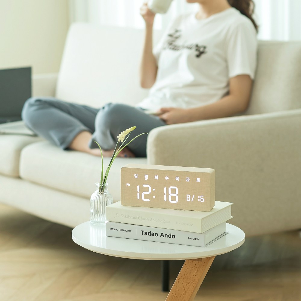 팀브로스 날짜표시 데이즈 인테리어 LED 탁상시계, 블랙 42,900원