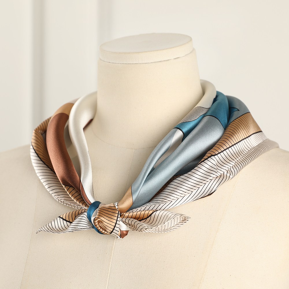 폼비 여성 부드러운 실크 100% 목 쁘띠 사각 스카프 9,900원