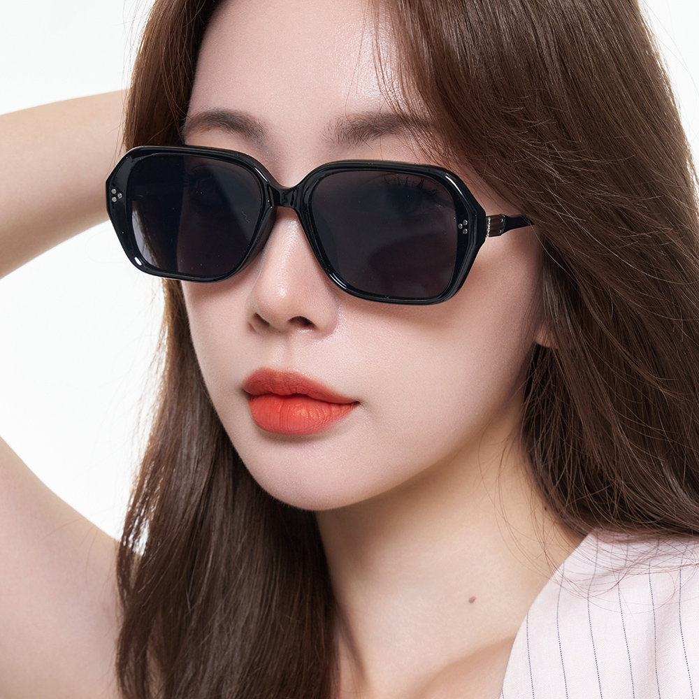 누엘레맨 사각 보잉 오버 뿔테 틴트 렌즈 자외선 차단 선글라스 + 케이스 세트 29,900원