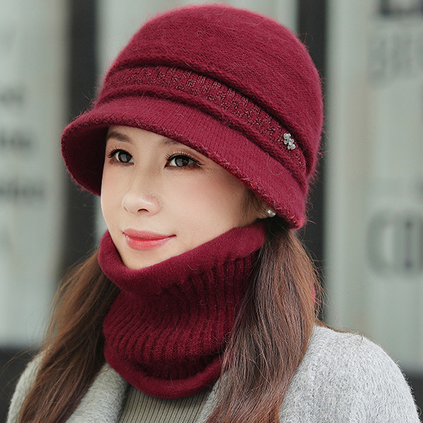 (모자+넥워머 세트) 그린코코 겨울 여성 방한 모자 중년 니트 모자 넥워머 세트 11,900원