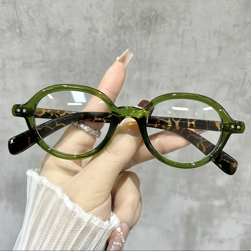 론조모니 긱시크 레오파드 꾸안꾸 블루라이트 차단  패션 안경 12,500원