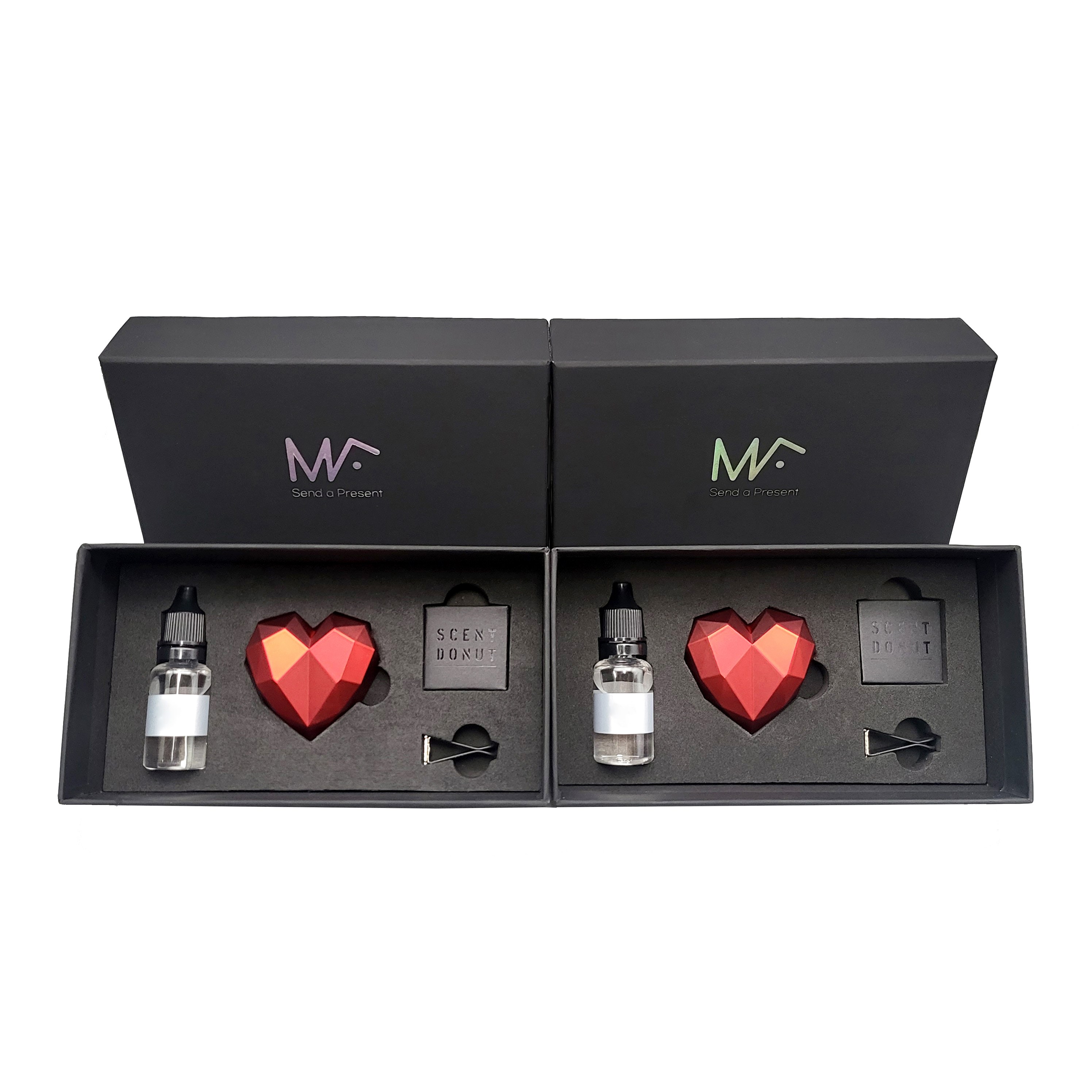 엠퓨처 차량용 하트 방향제 매트 레드 2p + 오일 15ml x 2p + 3cm 클립 2p + 오일솜 2p 22,900원