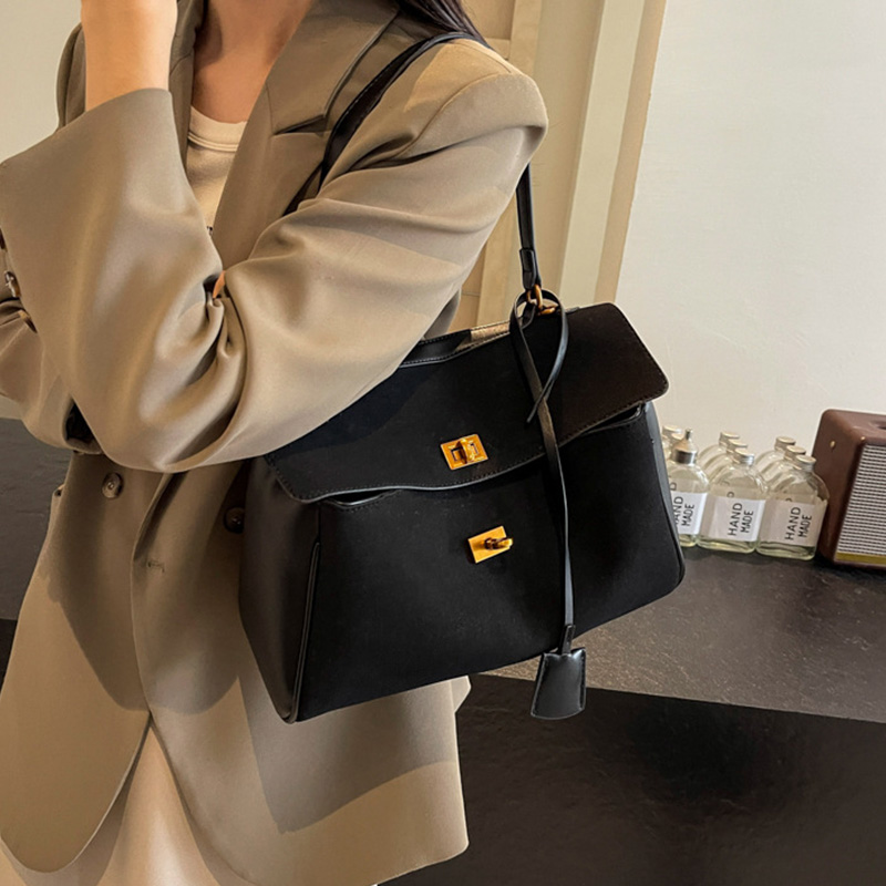 KDNC 여성용 데일리 대용량 크로스 토트백 통근백 19,800원