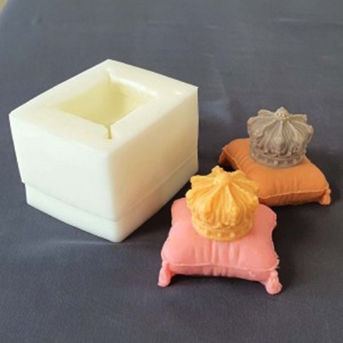 수제몰드 - 쿠션 위 왕관 크라운 , 비누 diy 재료 몰드 캔들 석고방향제 만들기 35,000원