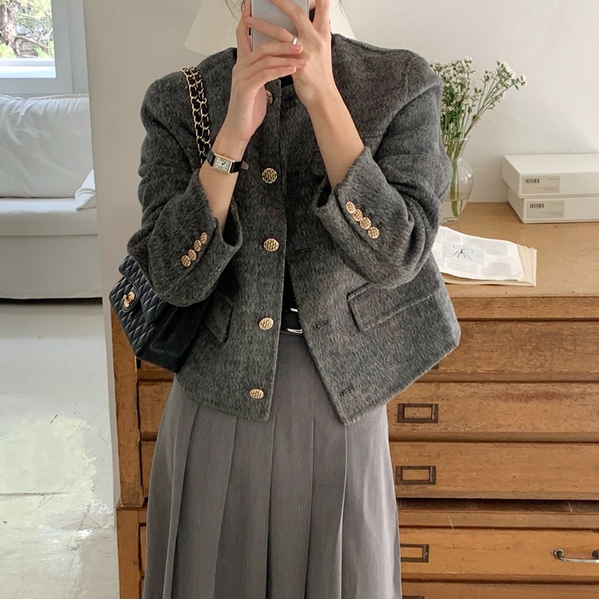 루어스룸 보에 여성 겨울 자켓 금장 골드 단추 라운드 노카라 핸드메이드코트 울 자켓 69,900원