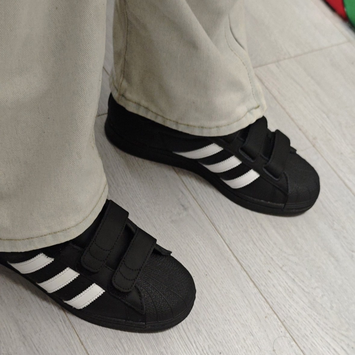 아디다스 슈퍼스타 x 크세니아 슈나이더 스니커즈 블랙 IE2967 192,000원