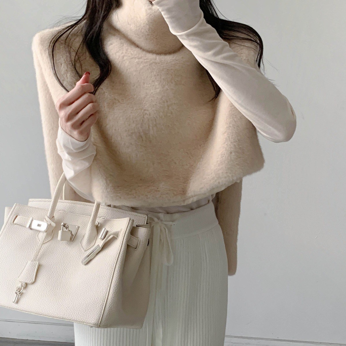 [마켓제이MARKETJ] 에코밍크 퍼 워머 케이프숄 (3col) 49,900원