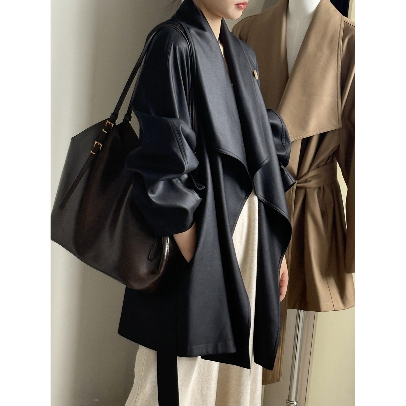 퀸앤조이 루에브 드레이프 하프 트렌치 벨티드 코트 132,800원