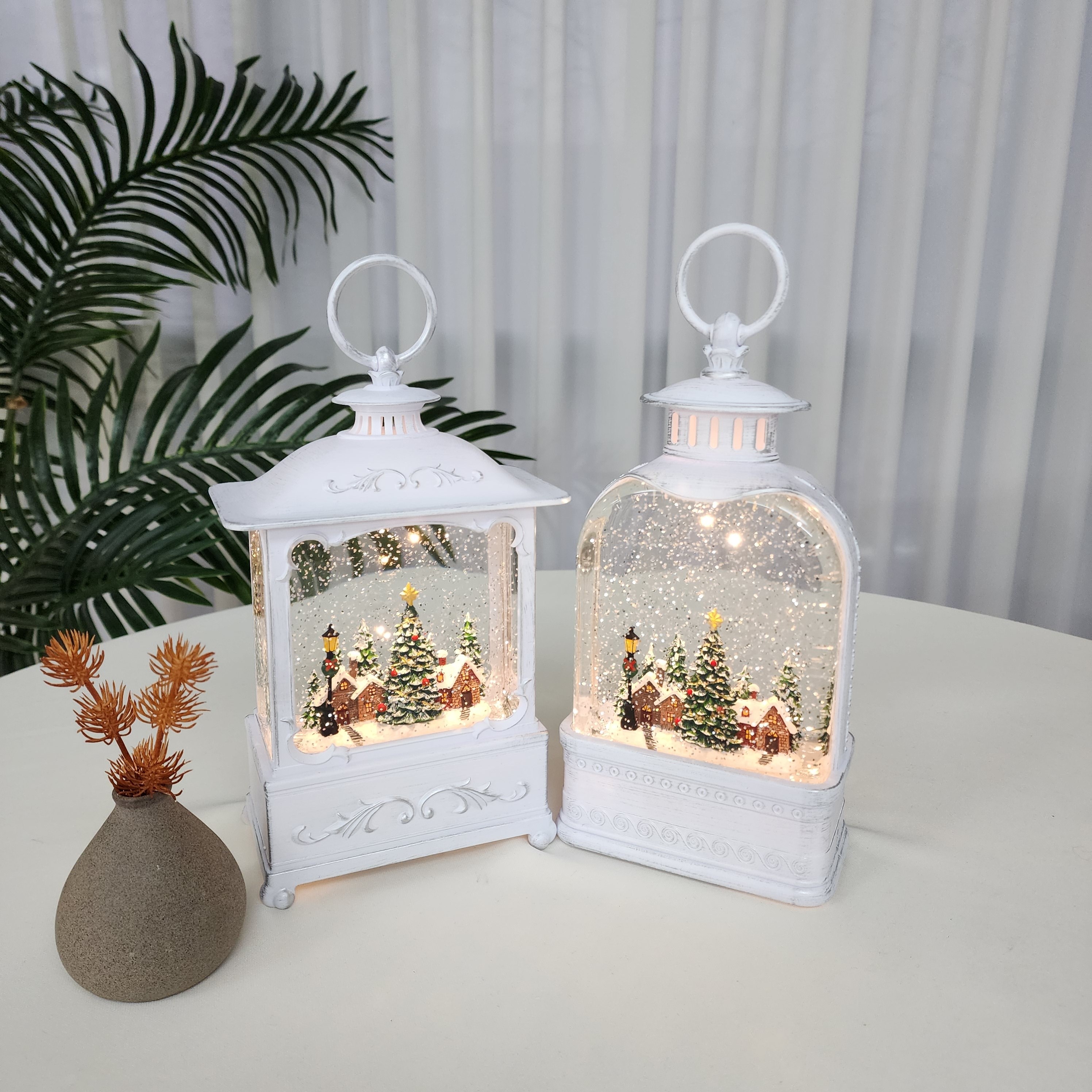 크리스마스 화이트 랜턴 마을 워터볼 오르골 2type 어린이 선물 35,520원