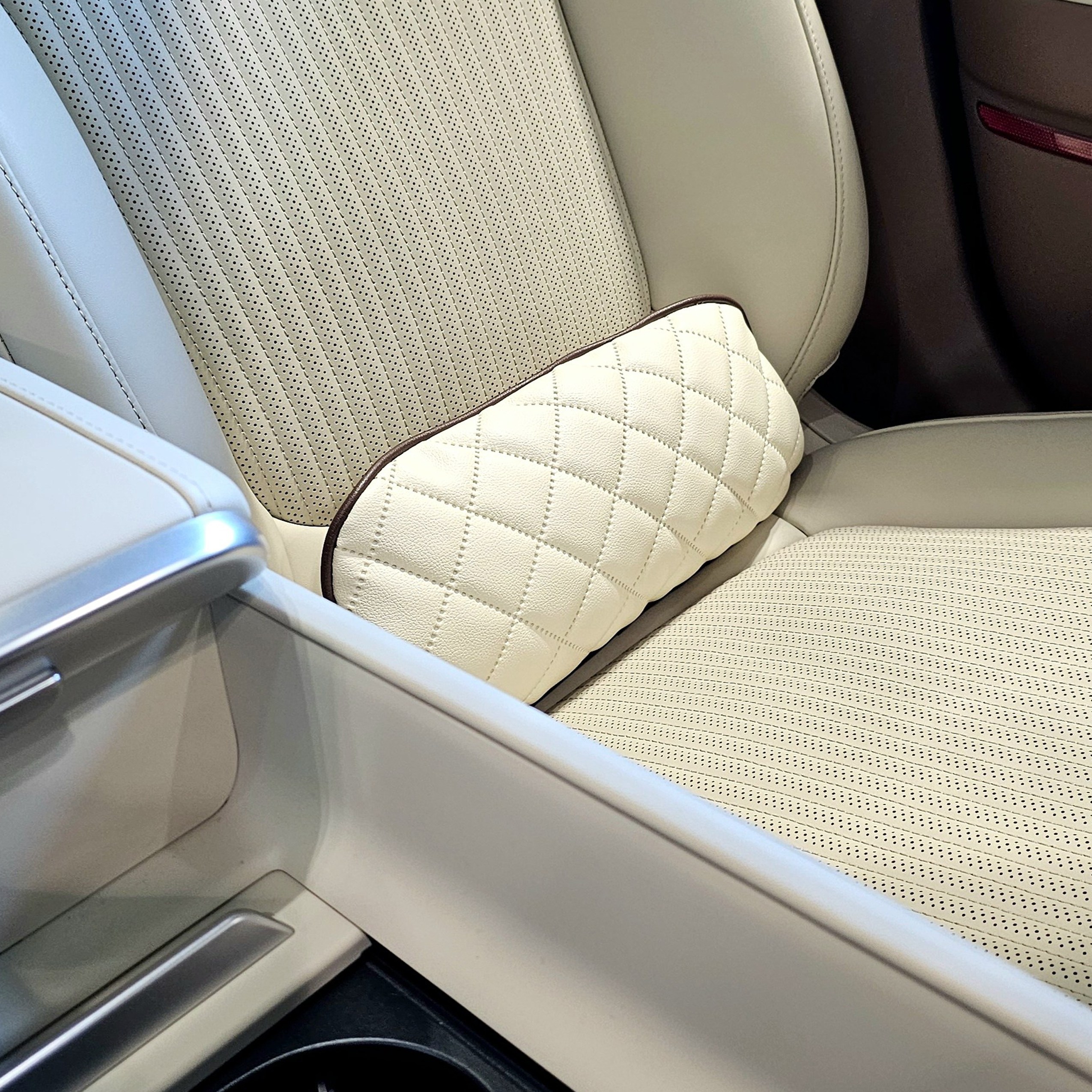 올 뉴 힙착노블 운전중 완전밀착요추받침대, 노블아이보리, 1개 54,000원