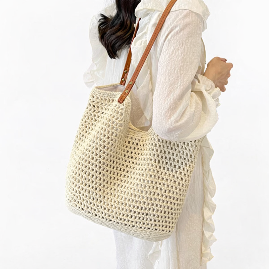 아띠꼴로 썸머 데일리 여성 여름 숄더백 그물 휴양지 라탄백, 1개, 크림베이지 15,900원
