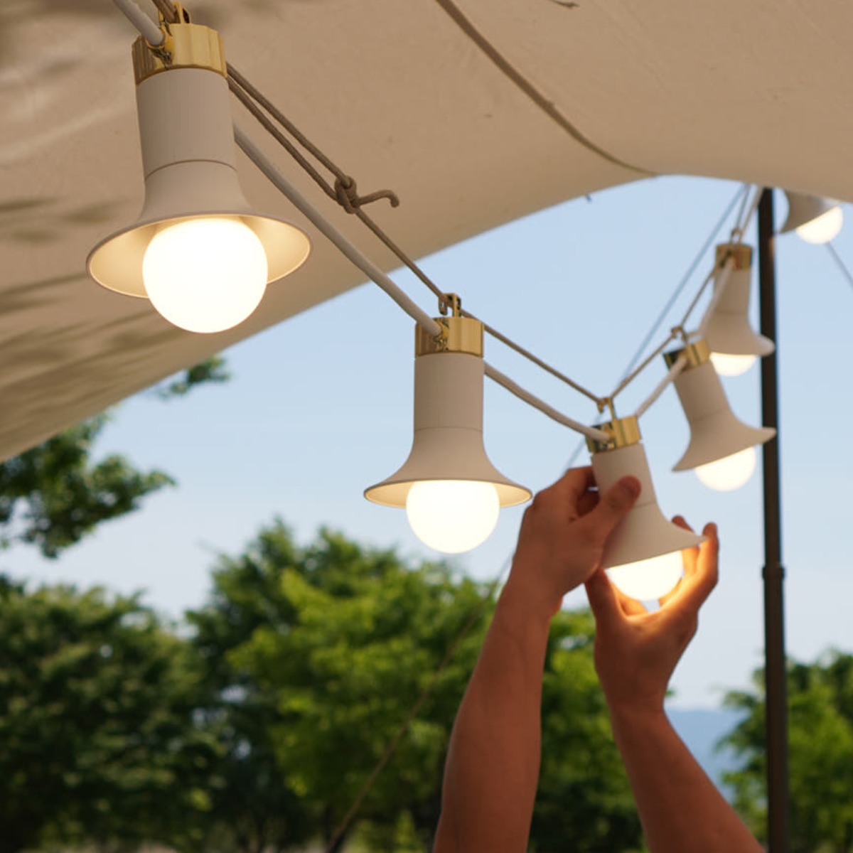 헬로닷 맘마미아 페스타 캠핑전용 줄조명 파티라이트 6구 풀세트, 깨지지 않는 LED전구 6개 포함 5m90cm 66,000원