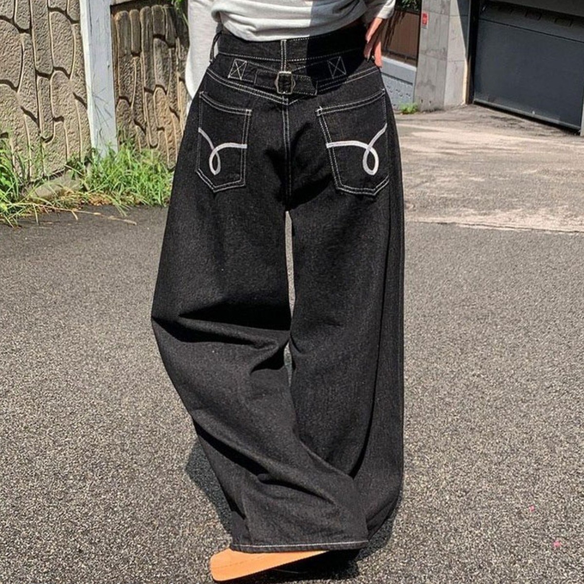 부기샵 에클렛 백 버클 자수 포켓 데님 롱 와이드팬츠 28,800원