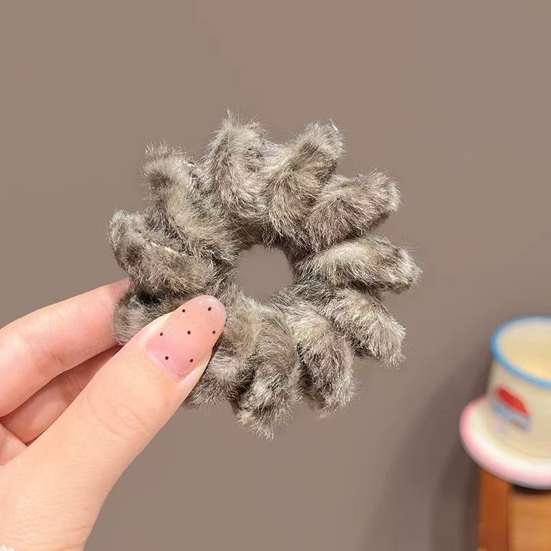 플러시 전화선 헤어 타이 겨울 필수 러블리 웜톤 여성 헤어 액세서리 9,800원