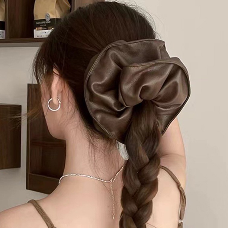 모이르벨라 여성용 레더 빅 헤어슈슈 13,900원