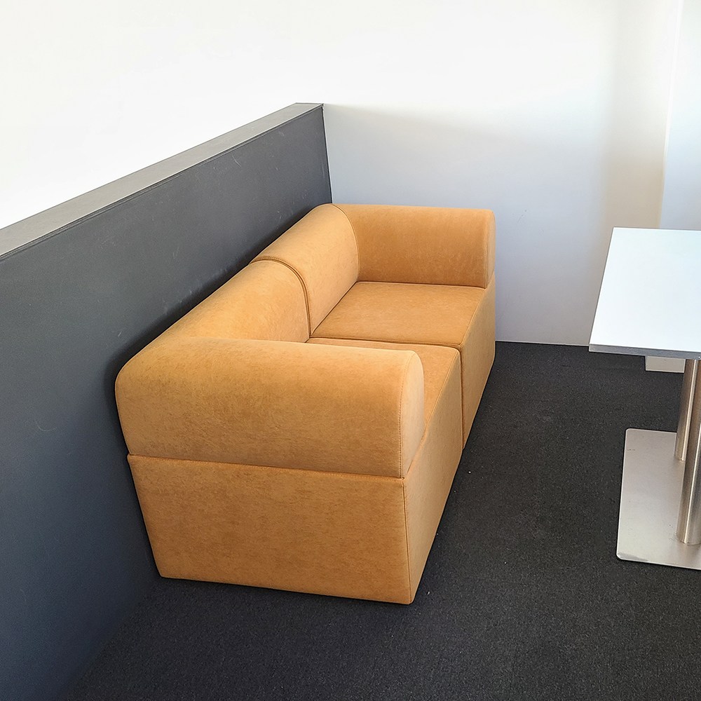 카페 매장 쇼룸 뷰티샵 병원 대기실 의자 소파 1인용쇼파 코너소파 인테리어 스웨이드원단 425,600원