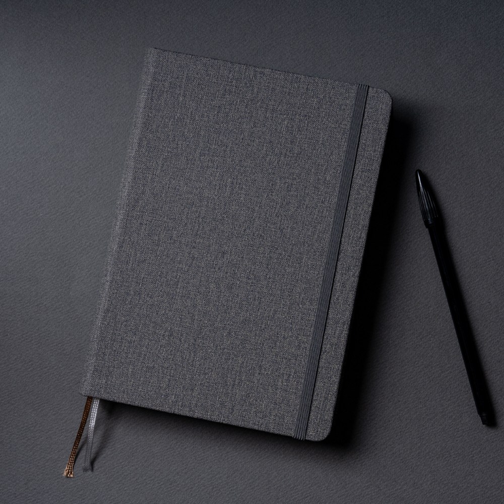 미래마켓 A5 국산 가죽 다이어리 만년 양장 다이어리 하루식 업무 업무용 회사 200매, 1개, 그레이 14,900원