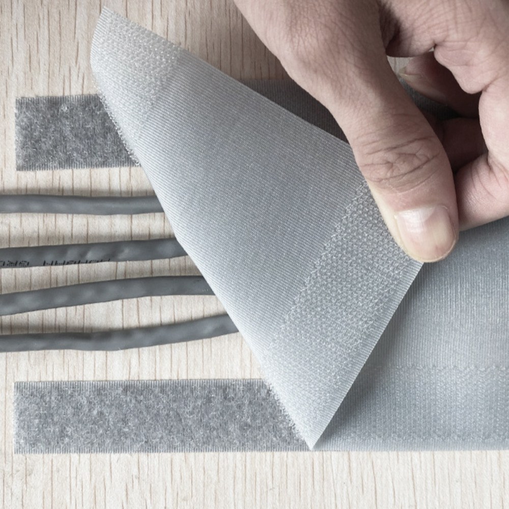 깨지지않는 전선쫄대 몰딩 전선가리개 걸레받이 케이블 선정리 3m, 1개, 그레이 12,400원