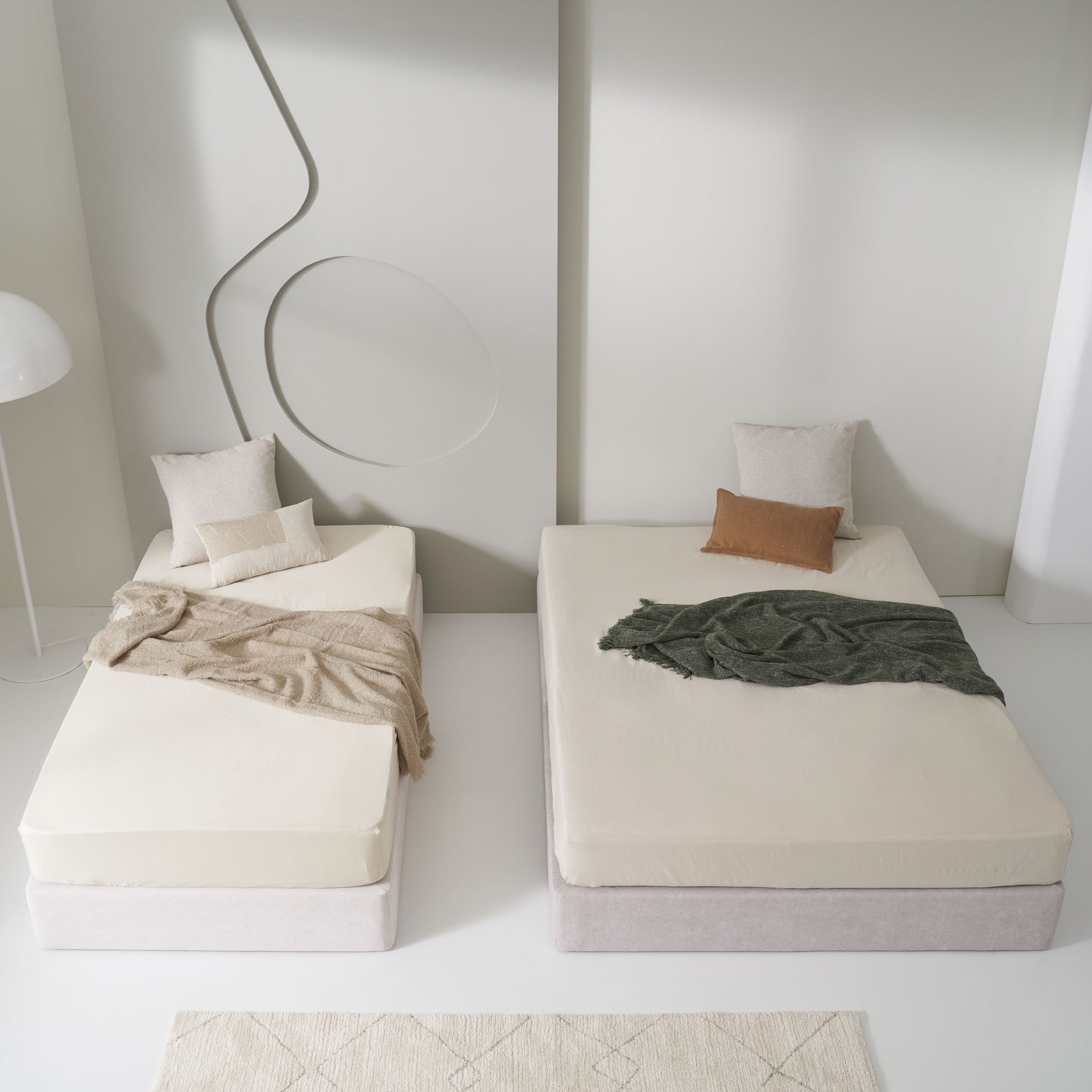 [숨결]저렴한 무헤드 평상형 조야 아쿠아 패브릭 침대프레임 하단 파운데이션 SS/Q/K/LK 2colors 시리즈 대량주문 호텔침대 레지던스침대 에어비앤비 호텔 주문제작, 사이즈:슈퍼싱글 1100 / 컬러:베이지 129,990원