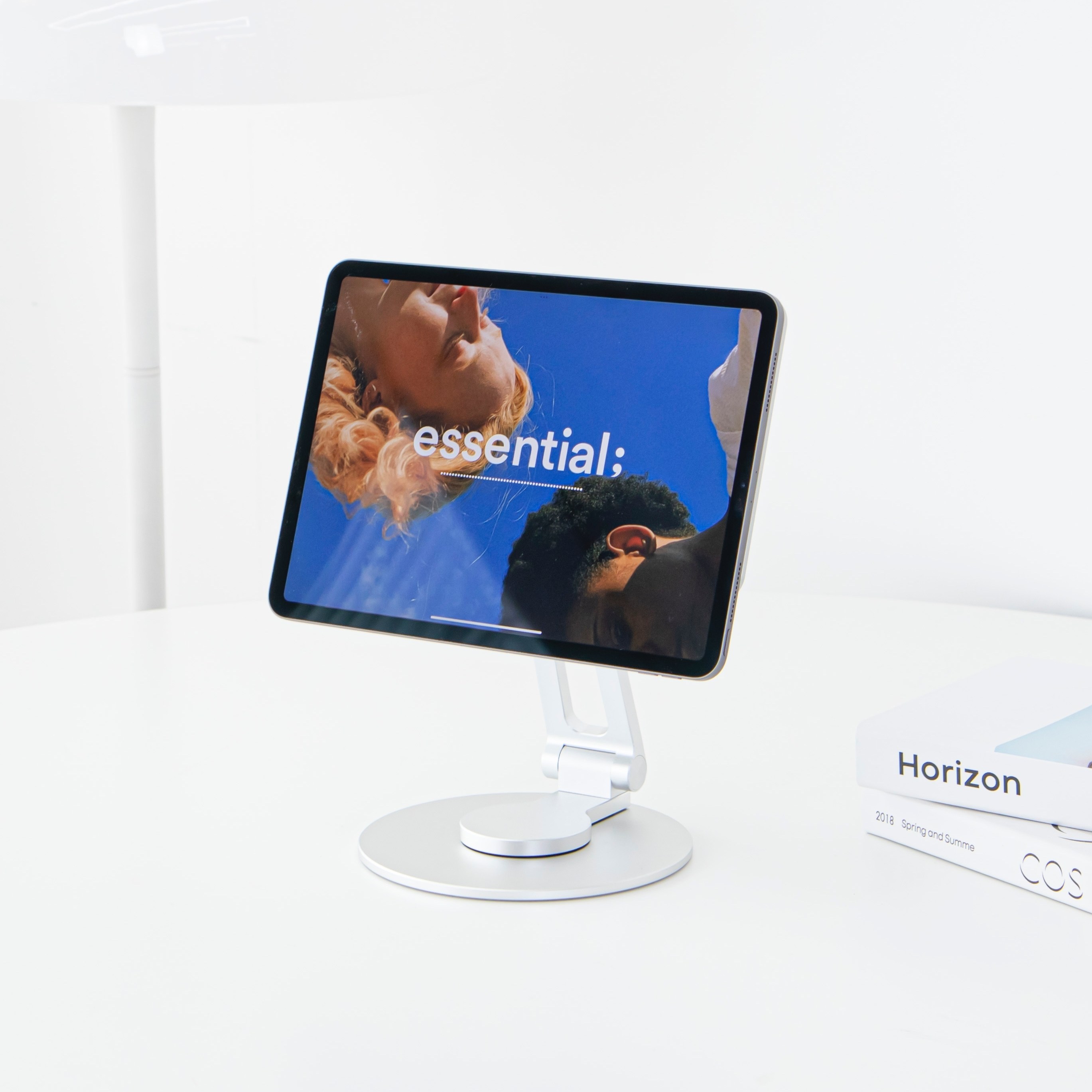 라라밤 프리미엄 360도 회전 아이패드 마그네틱 거치대 62,000원