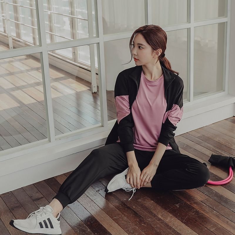 COSYEVNO 트레이닝 세트 여자 요가복 4종 세트 헬스 필라테스 지퍼코트+반팔티+스포츠브라+바지 슈트 44,000원