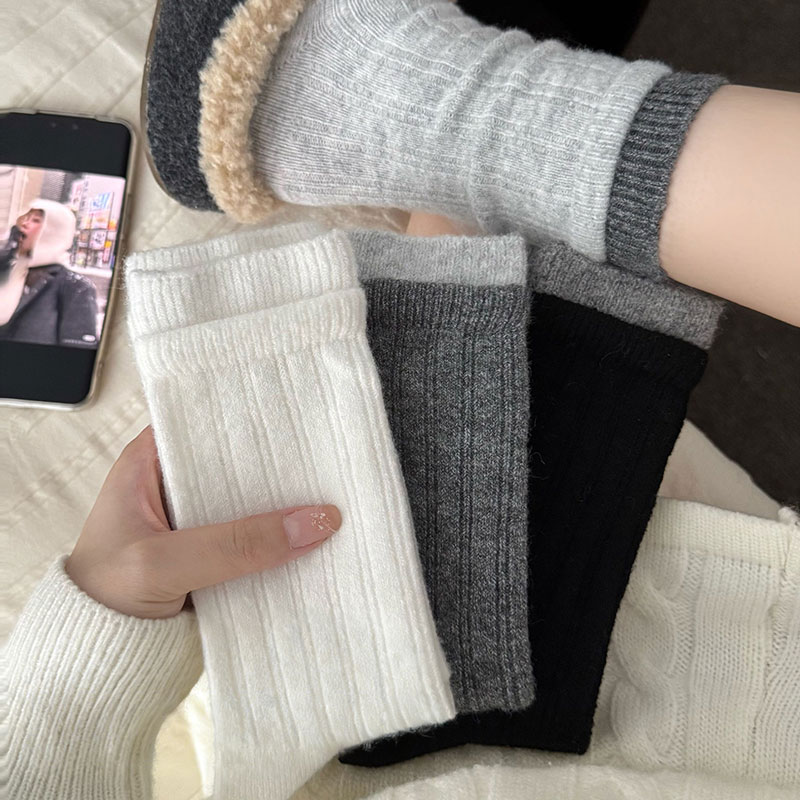StarHome 쌍로구 심플 울 두꺼운 중통 여성 양말, 가을 겨울에 적합 16,500원