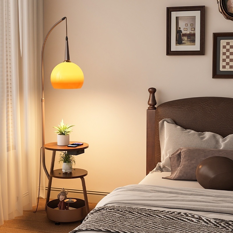 BYOU 프렌치 빈티지 장스탠드 높이 조절 3색 변광침실 침대 협탁 일체형 램프 106,000원