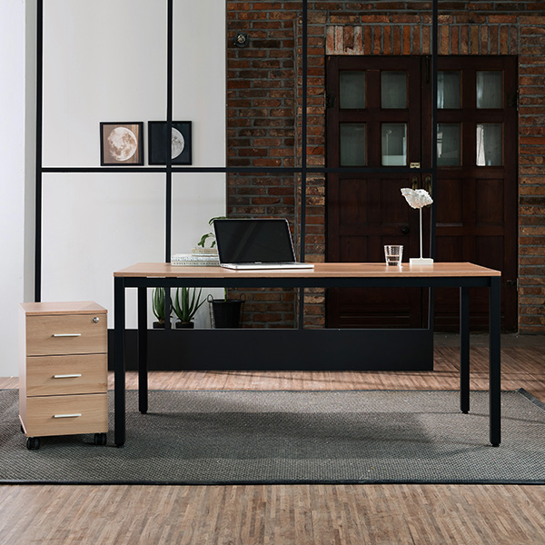 [두닷] 콰트로 컴퓨터 책상 1600x600 139,000원