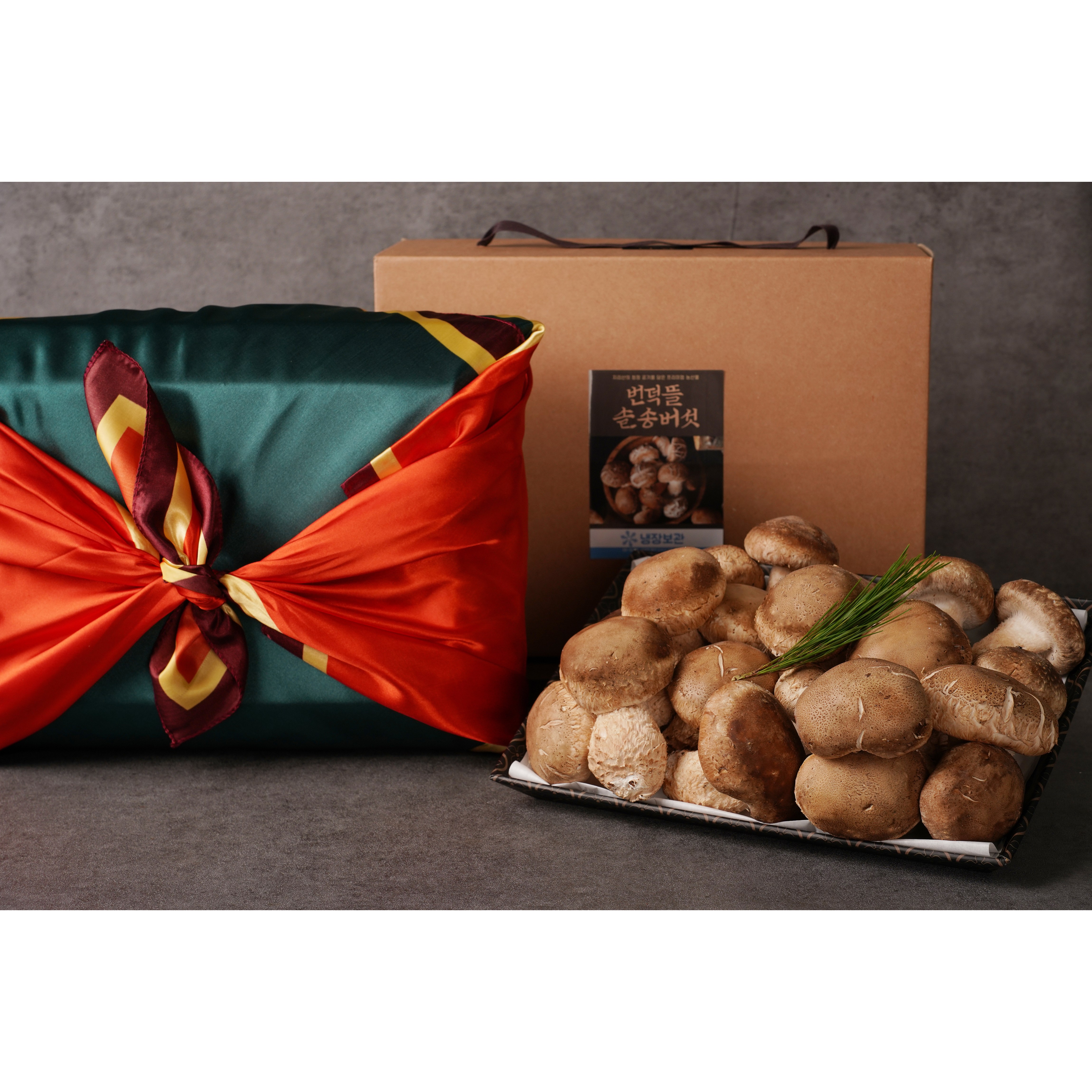 솔송화버섯 프리미엄 선물세트 고급형 1kg 설 선물 명절선물세트 번덕뜰 솔송버섯, 1개, 1kg 74,500원