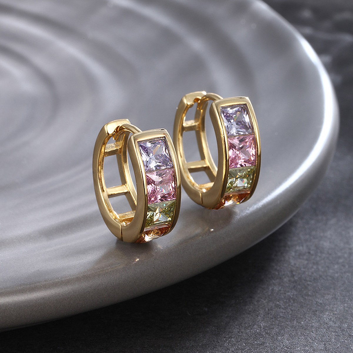 NXNA 925도금 14K 컬러큐빅 이어링 패션심플 이어링 CZW-ED017 48,300원