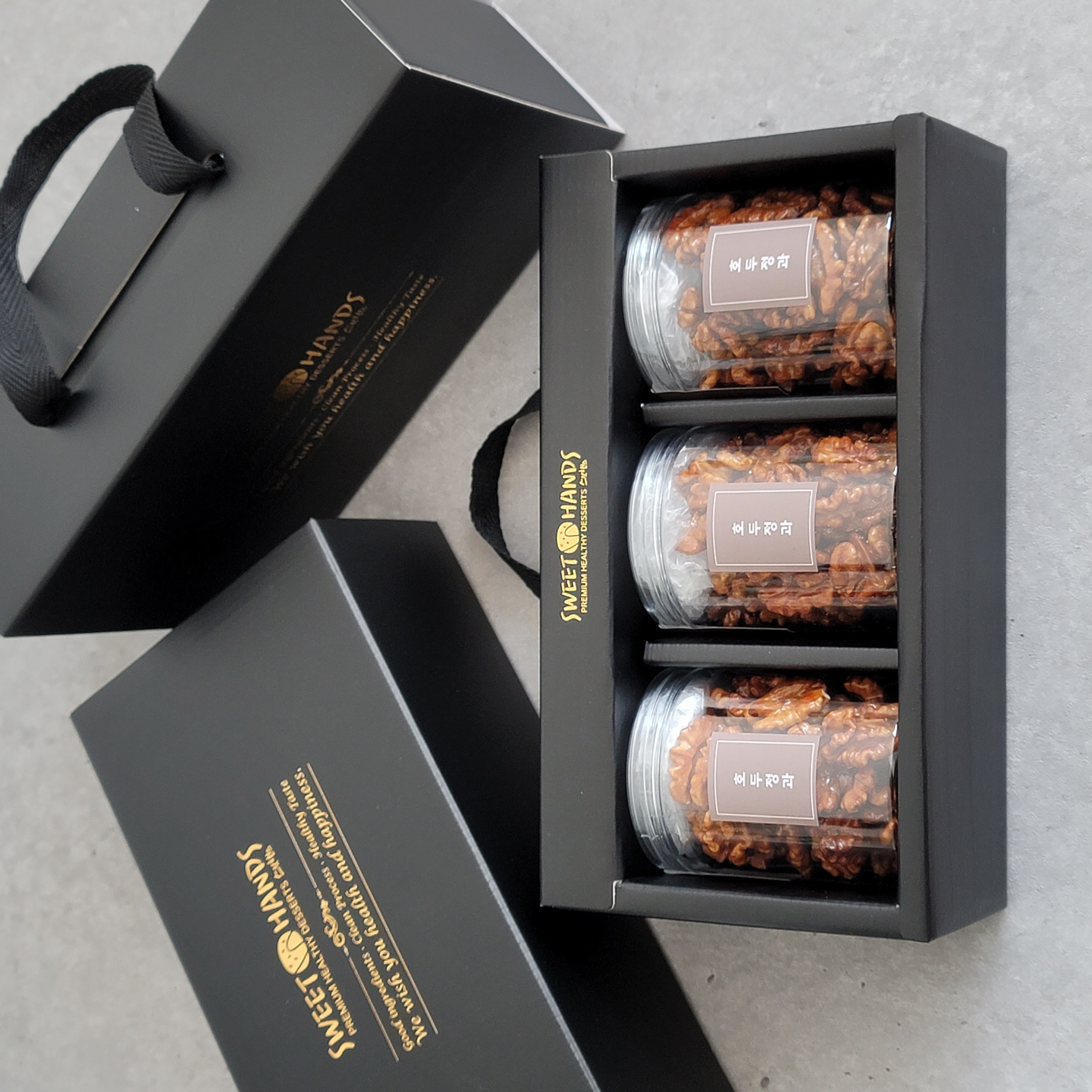 [스윗핸즈] 꿀 호두정과 호두강정 360g, 280g 승진 진급 돌 결혼 생일 답례품 추석 명절 견과 선물세트 120g 3개 28,570원