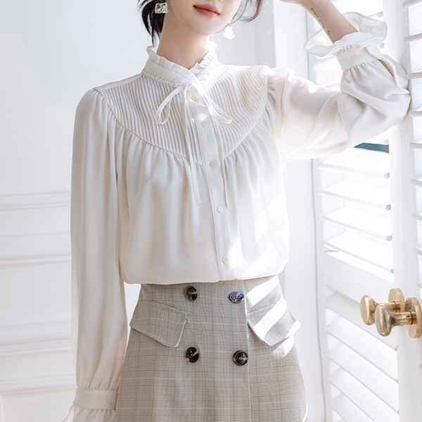 포플러앤씨 바토 셔링 블라우스 31,400원