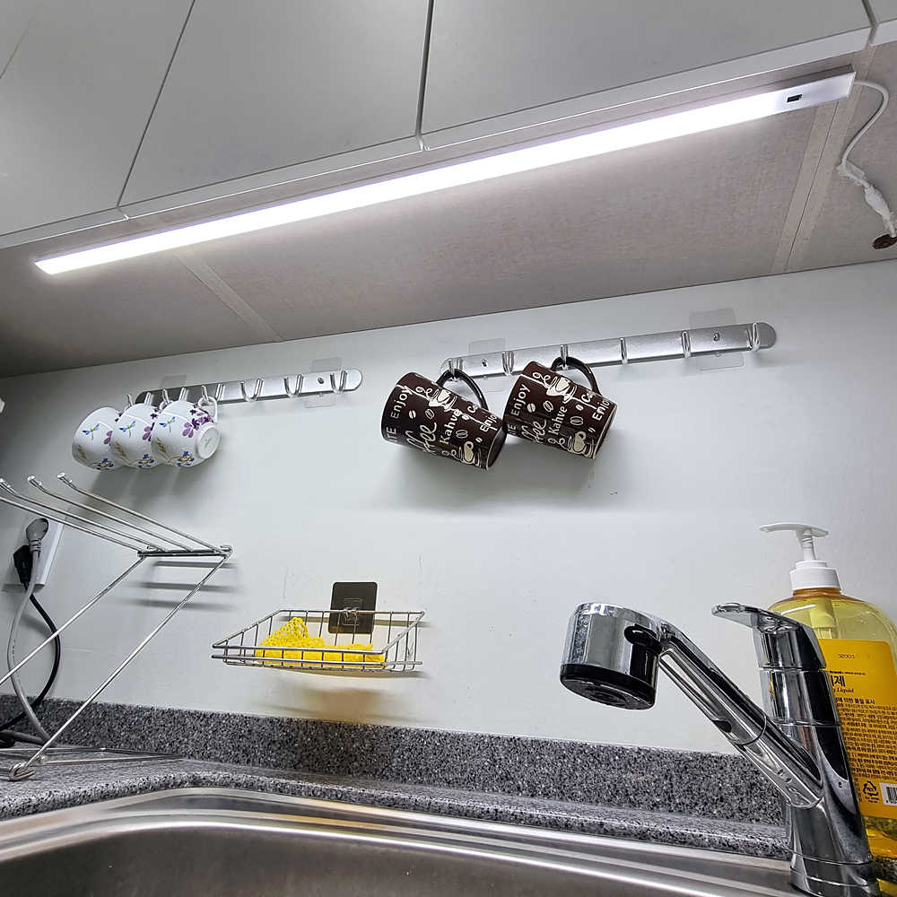 파인라이트 밝기조절 디밍형 핸드모션 스위치 다용도 LED 조명 900mm 15W 센서등 39,800원