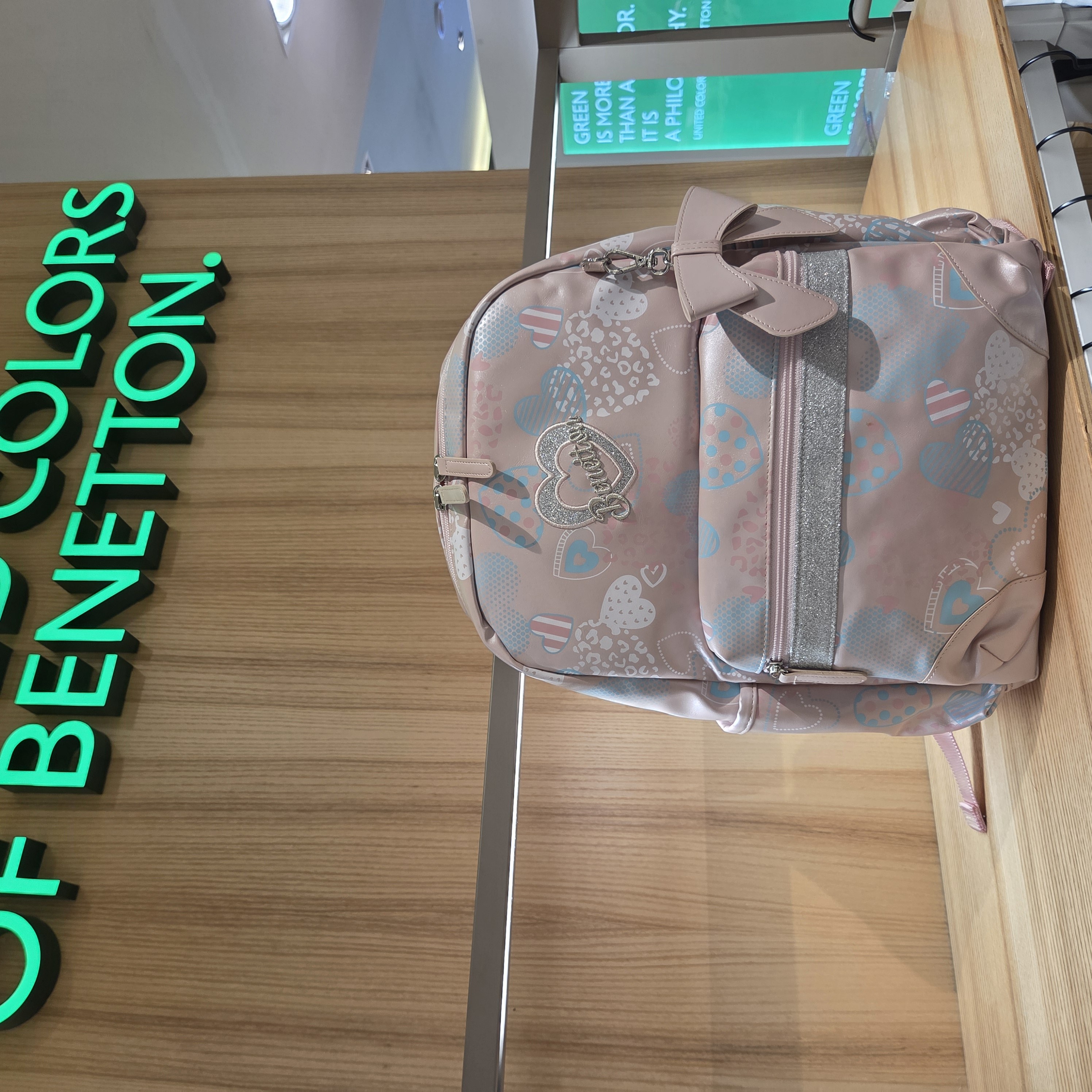 [아동/베네통키즈]  초등 신학기 입학 선물 책가방  저학년 여아 착용감 좋은 가벼운 백팩 26,500원