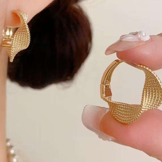 Ramlove 18K 도금 S925 골든 리본 귀걸이 여성 패션 귀걸이 TDP-Aura-7 79,800원