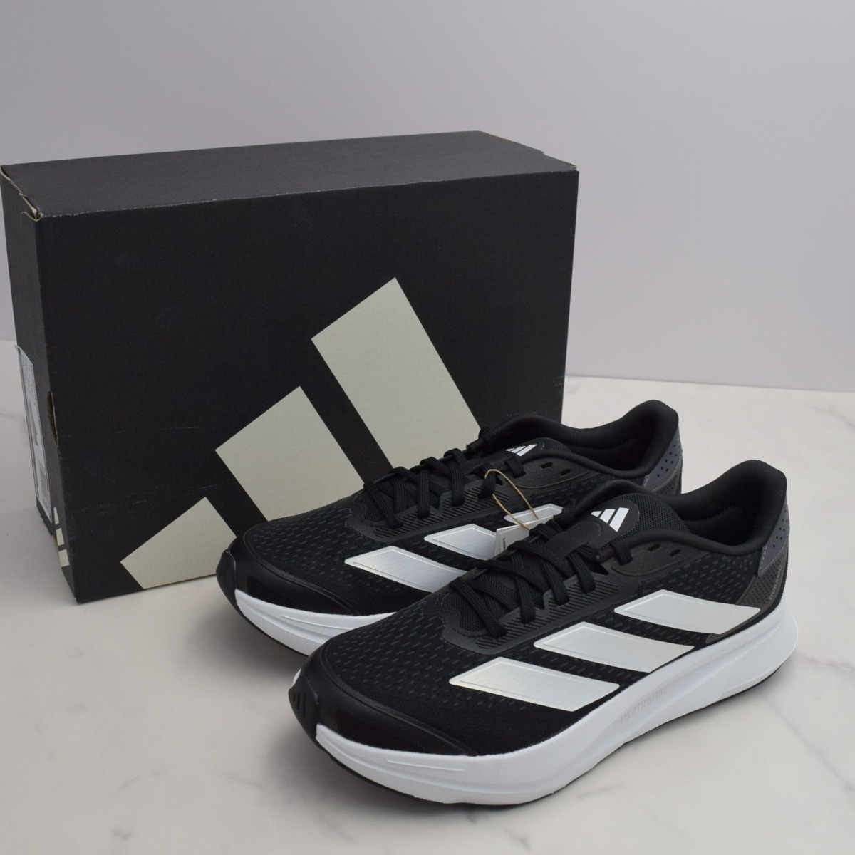 [국내매장판/다음날도착] 아디다스 최신 런닝화 깔끔한 직장인 듀라모 운동화 남성 러닝화 헬스화 데일리 발편한 볼넓은 Brandedit 61,900원