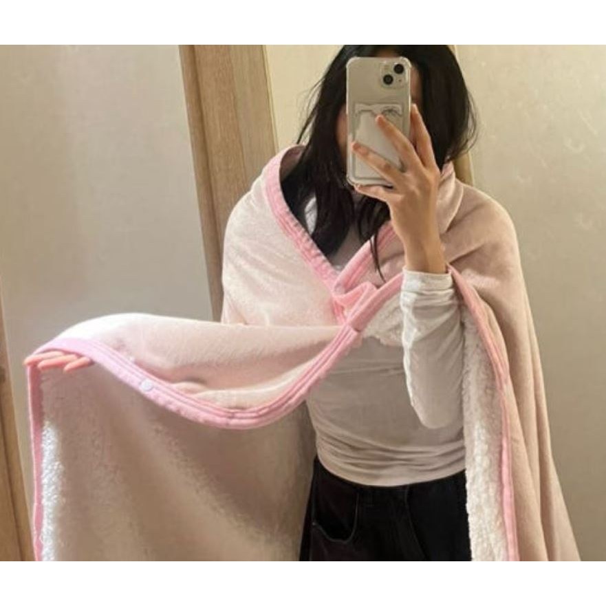 이불밖은위험해 똑딱이 담요 더두껍고 따뜻한 오버랩 똑딱담요 망토 극세사 양털 캠핑 학교 집회 블랭킷 9,900원