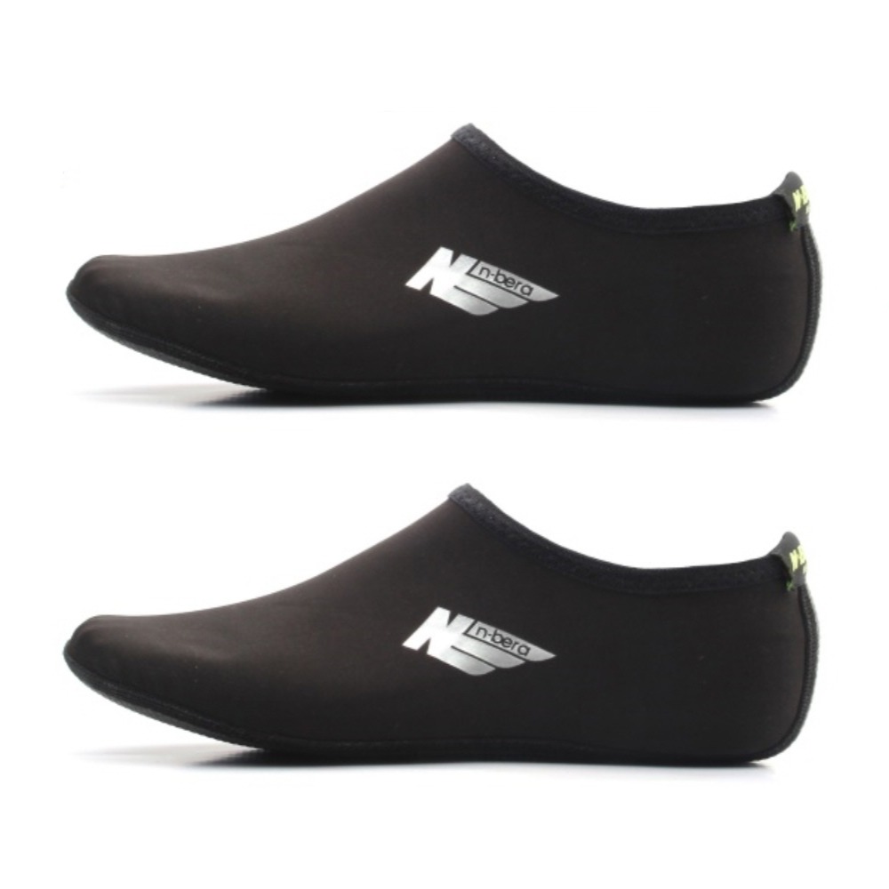 NEW 뉴베라 솔리드 커플 아쿠아삭스 블랙 2켤레(1+1) 물놀이신발 여름휴가 해외여행 워터파크 수영장 빠지 아쿠아슈즈 10,900원