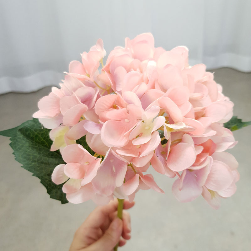 블랙앤화이트 조화 인테리어 디자인 성묘 수국가지 6,190원