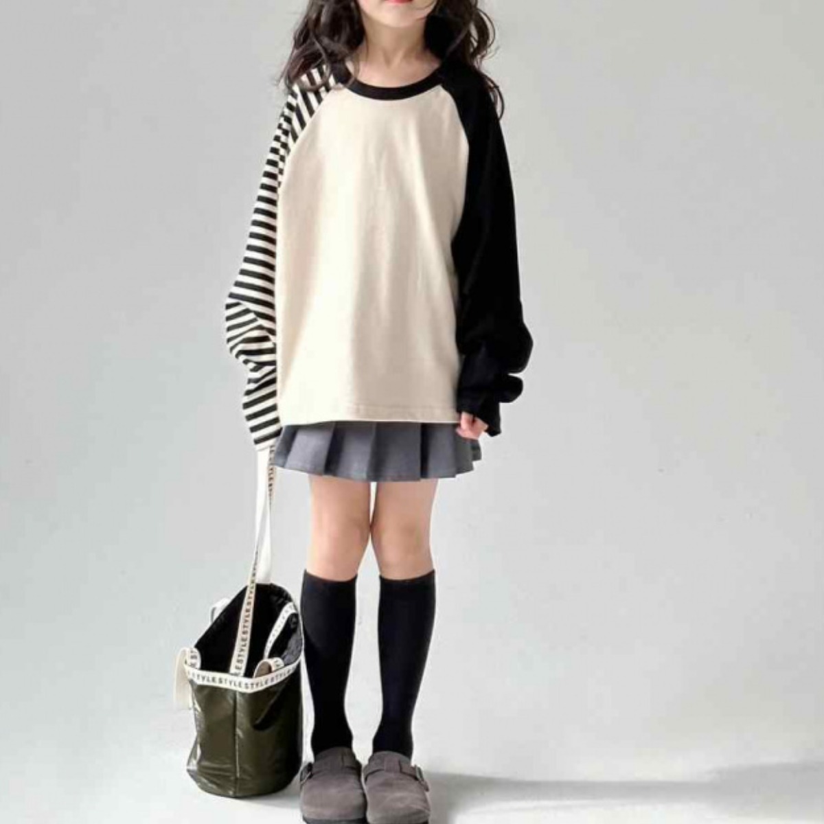 해피유통아동 패셔너블 스트라이프 배색 긴팔 티셔츠와 플리츠 스커트 세트14세 이상 XG03 31,770원