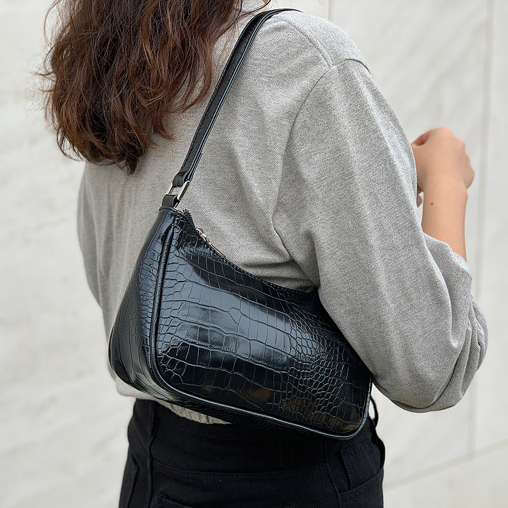 끄레앙 레트로 악어무늬 와니 미니 숄더백 A8566 13,900원