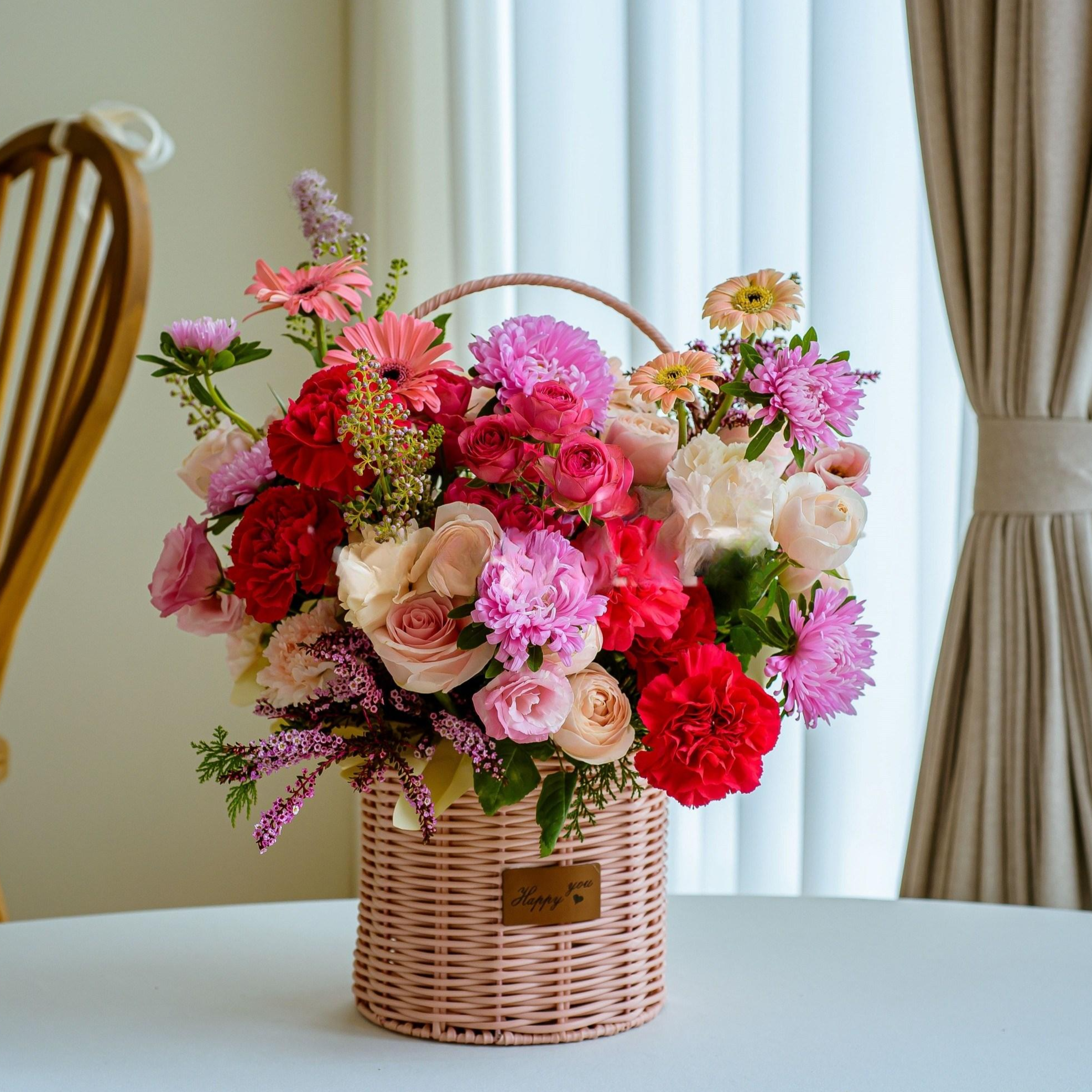 나눔플라워 전국 꽃바구니 생일꽃배달 생일 생신 부모님 환갑 칠순 팔순 축하 선물 승진 정년 퇴직 기념일 와이프 꽃배달서비스 당일꽃배달, 1개, 혼합꽃바구니D 94,000원